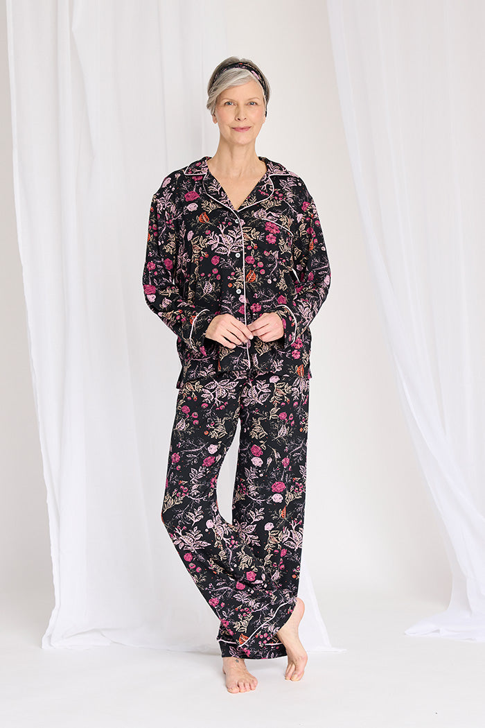 Laroe is 5'11", typically wears a size 6/8 and is wearing a size medium