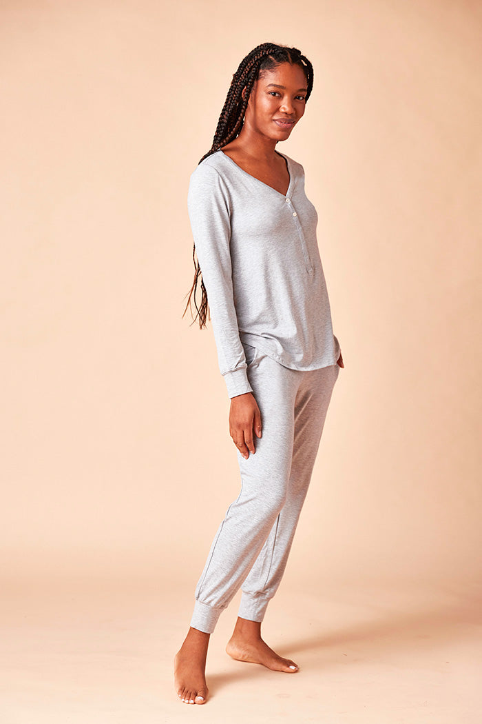 Ruqayyah is 5'9", typically wears a size 2 and is wearing a size small