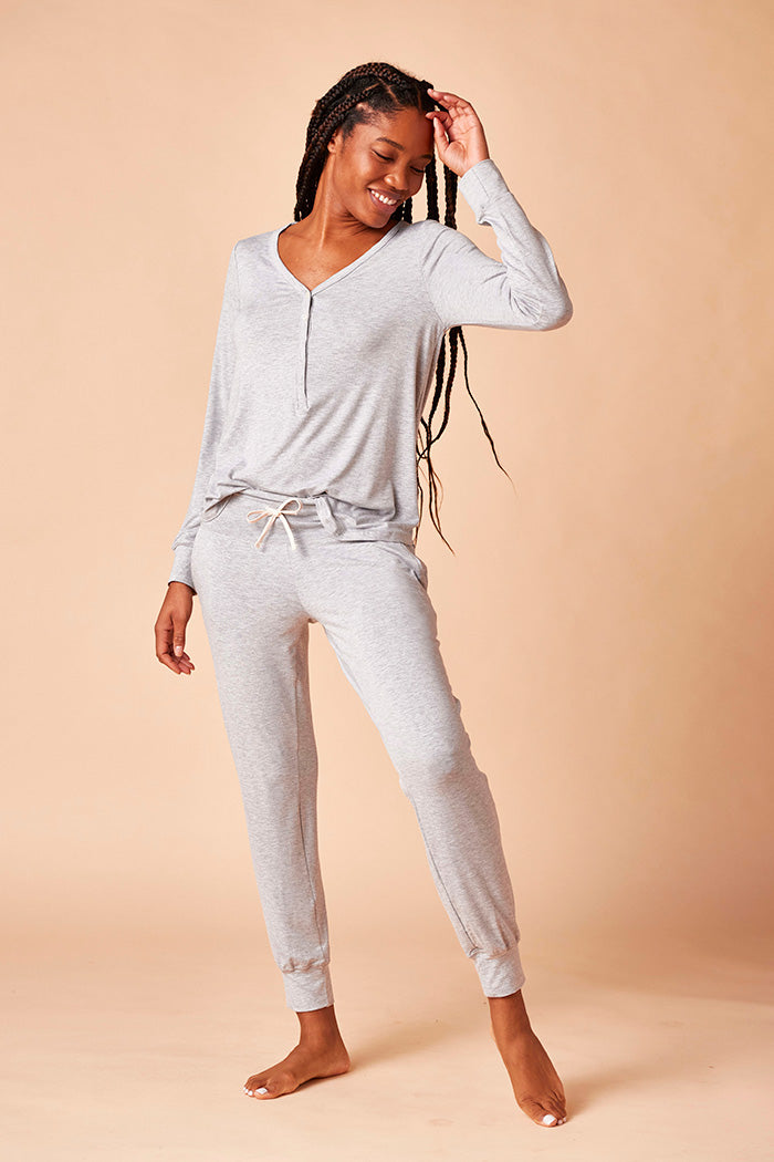 Ruqayyah is 5'9", typically wears a size 2 and is wearing a size small