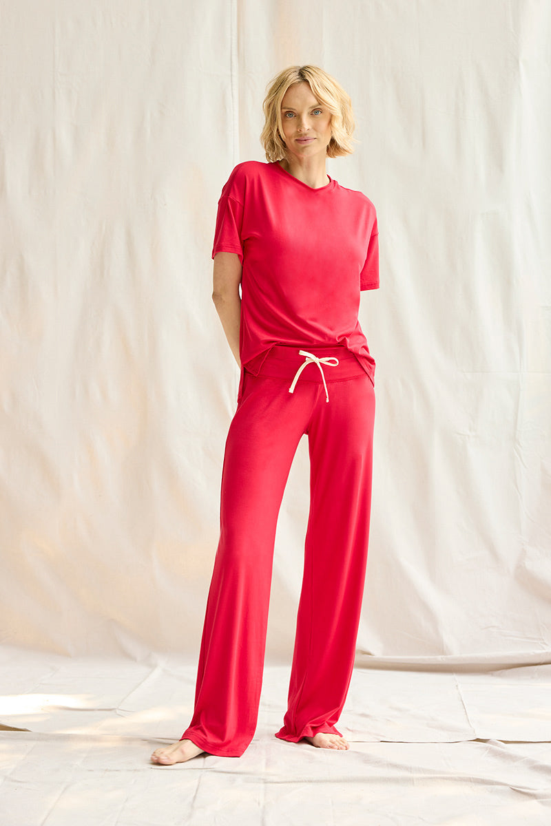 Elyse is 5'9", typically wears a size 2 and is wearing a size small