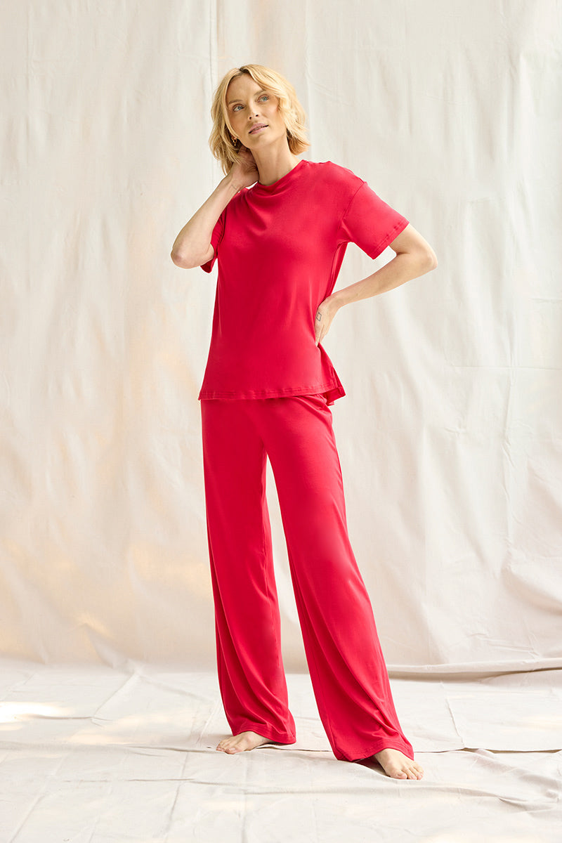 Elyse is 5'9", typically wears a size 2 and is wearing a size small