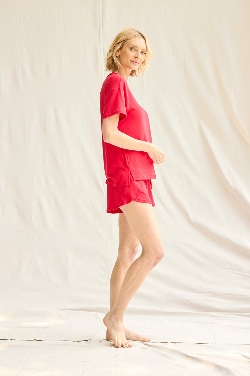 Elyse is 5'9", typically wears a size 2 and is wearing a size small