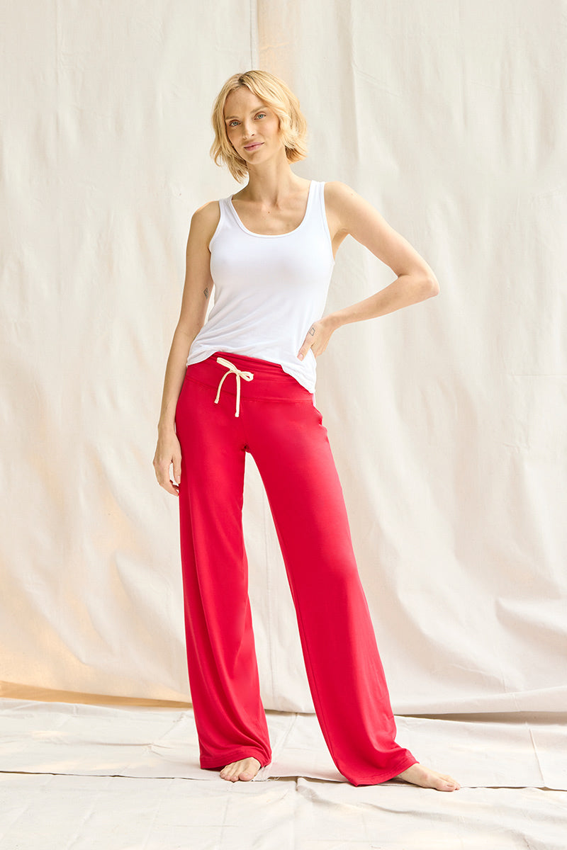 Elyse is 5'9", typically wears a size 2 and is wearing a size small