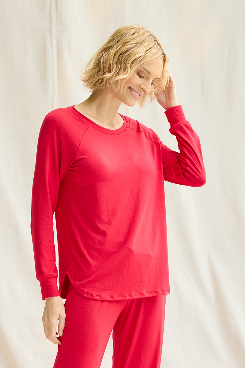 Elyse is 5'9", typically wears a size 2 and is wearing a size small