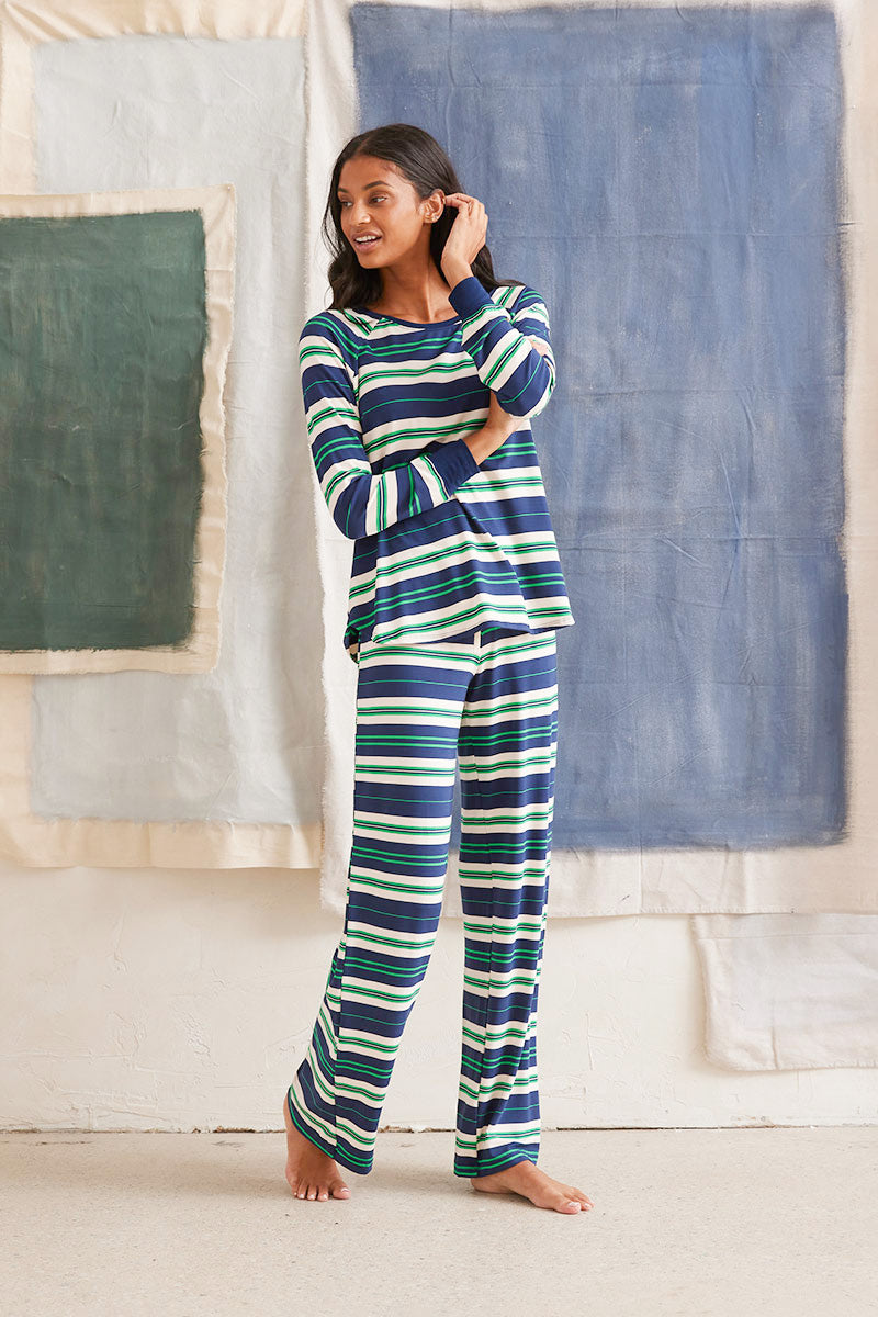 Tsanna is 5'10", typically wears a size 2 and is wearing a size S