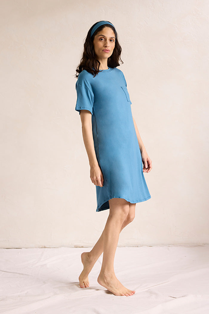 Lynn is 5'8", typically wears a size 2/4 and is wearing a size S