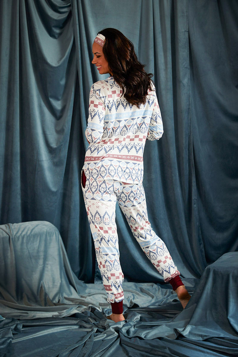 Jordan is 5'8", typically wears a size 4 and is wearing a size S