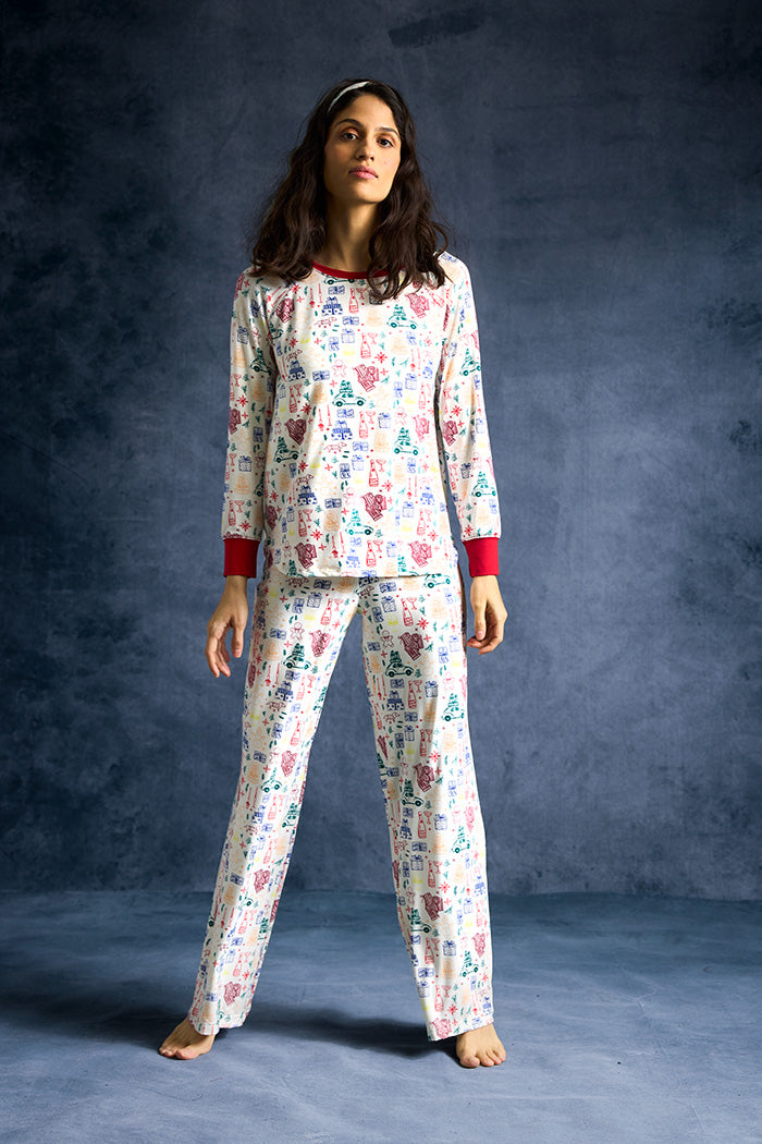 Lynn is 5'8", typically wears a size 2/4 and is wearing a size S