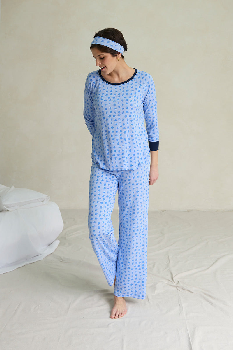 Natasha is 5'11", typically wears a size 4/6 and is wearing a size small