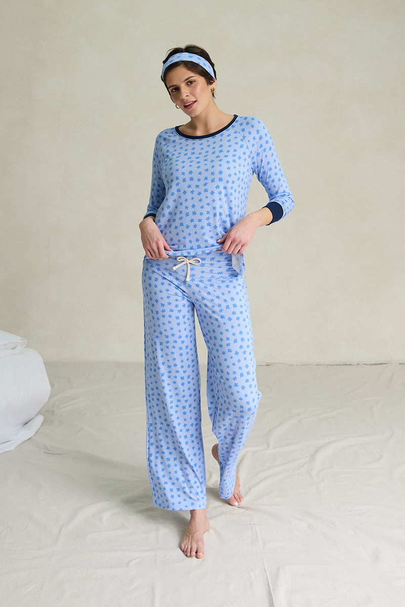 Natasha is 5'11", typically wears a size 4/6 and is wearing a size small