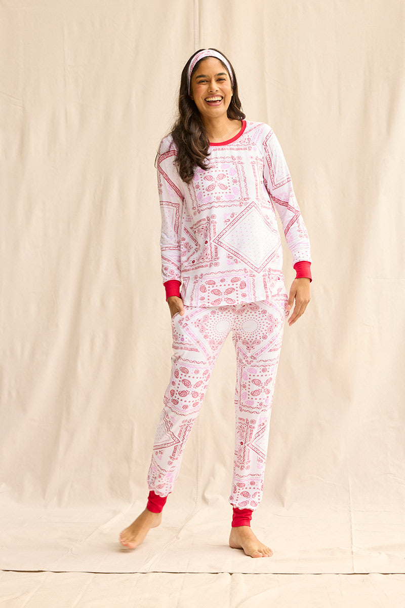 Elyse is 5'9", typically wears a size 2 and is wearing a size small