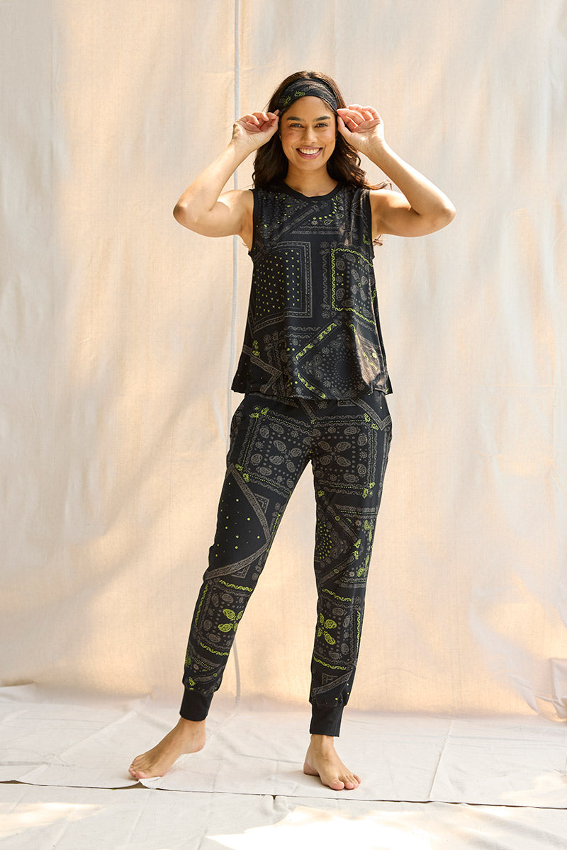 Natasha is 5'10", typically wears a size 4 and is wearing a size small