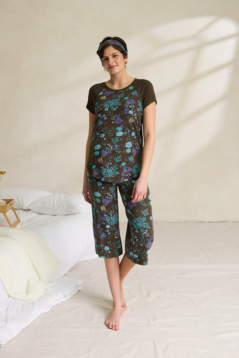 Natasha is 5'11", typically wears a size 4/6 and is wearing a size small