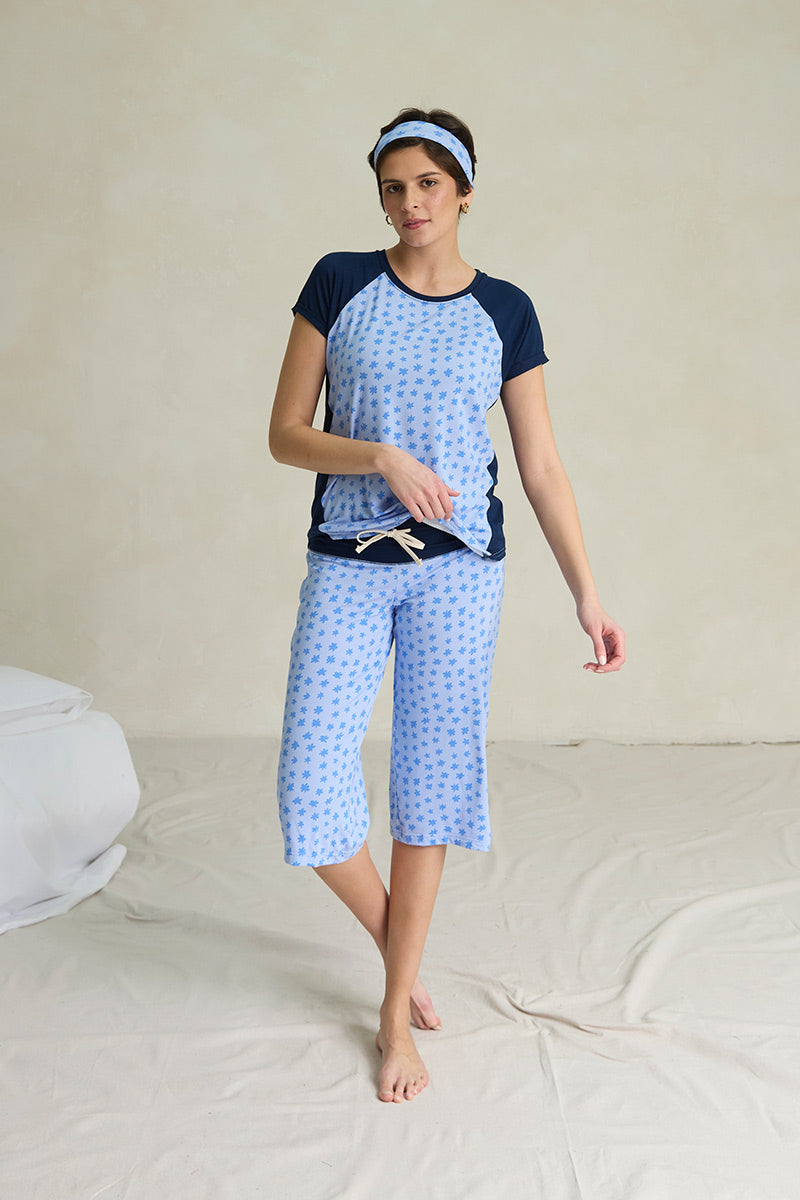 Natasha is 5'11", typically wears a size 4/6 and is wearing a size small