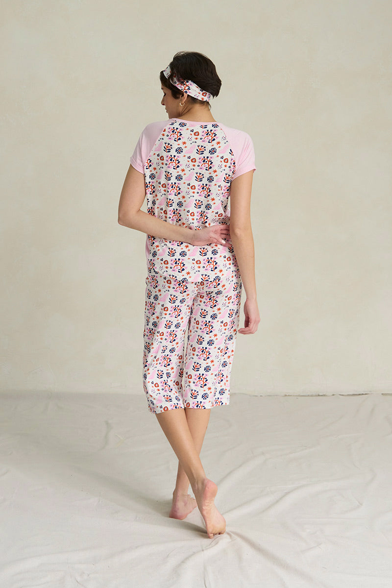 Natasha is 5'11", typically wears a size 4/6 and is wearing a size small