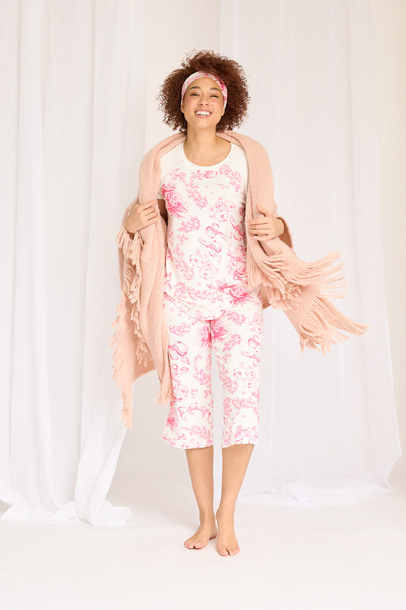 Kiera is 5'9", typically wears a size 4/6 and is wearing a size small