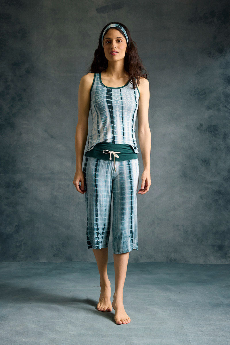 Lynn is 5'8", typically wears a size 2/4 and is wearing a size S