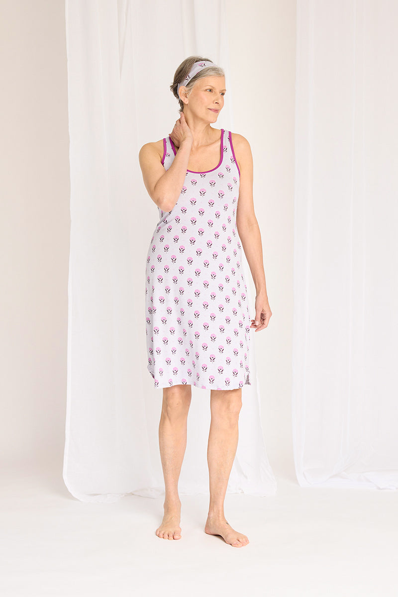 Laroe is 5'11", typically wears a size 6/8 and is wearing a size medium