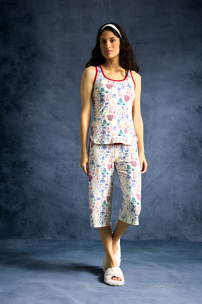 Lynn is 5'8", typically wears a size 2/4 and is wearing a size S