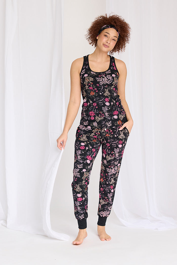 Kiera is 5'9", typically wears a size 4/6 and is wearing a size small