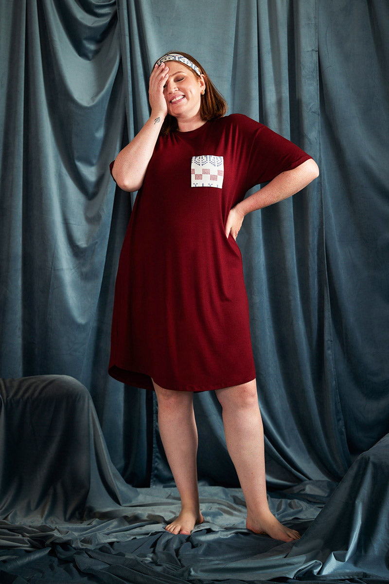 Meaghan is 5'9", typically wears a size 16 and is wearing a size XL.