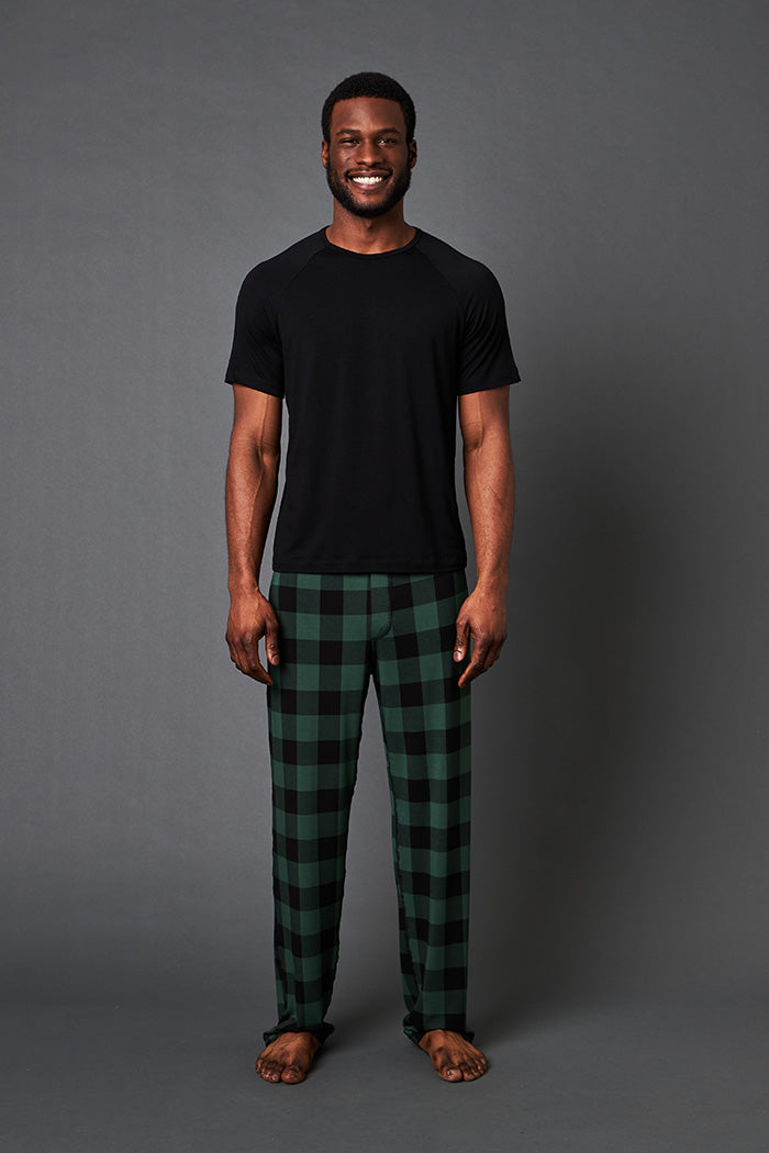 Ugo is 6'3", has a 38" chest and is wearing a size medium