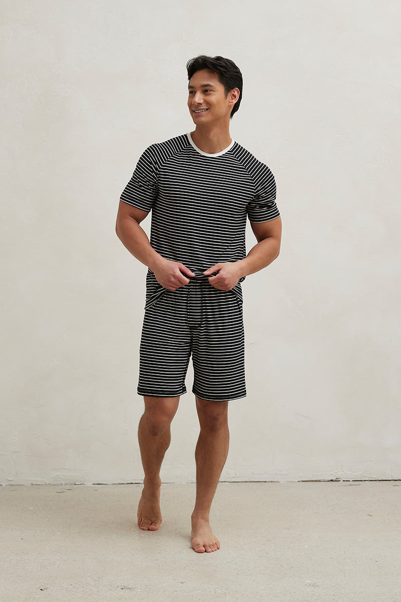 Aaron is 6'0", typically wears a size 30 pant, has a 40" chest and is wearing a small pant and medium top