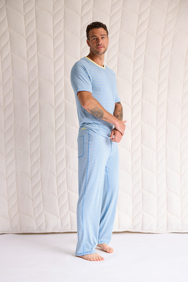 Adam is 6'1", typically wears a size 34 pant, has a 43" chest and a 32" inseam and is wearing a size medium.