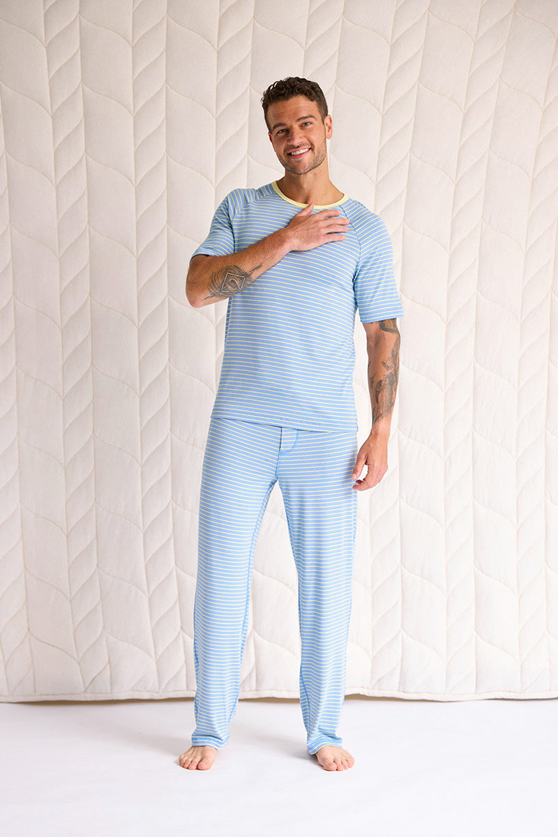 Adam is 6'1", typically wears a size 34 pant, has a 43" chest and a 32" inseam and is wearing a size medium.