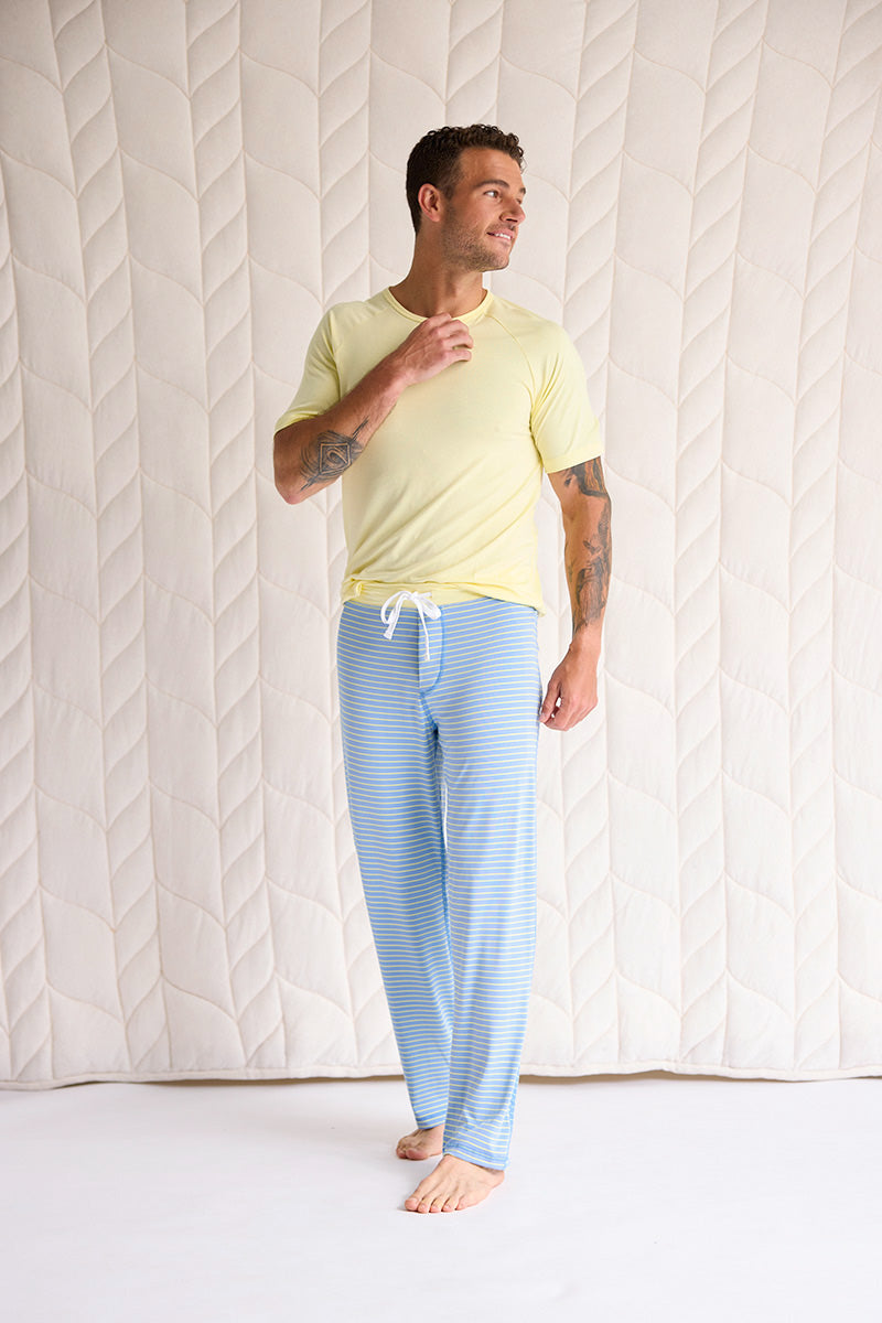 Adam is 6'1", typically wears a size 34 pant, has a 43" chest and a 32" inseam and is wearing a size medium.