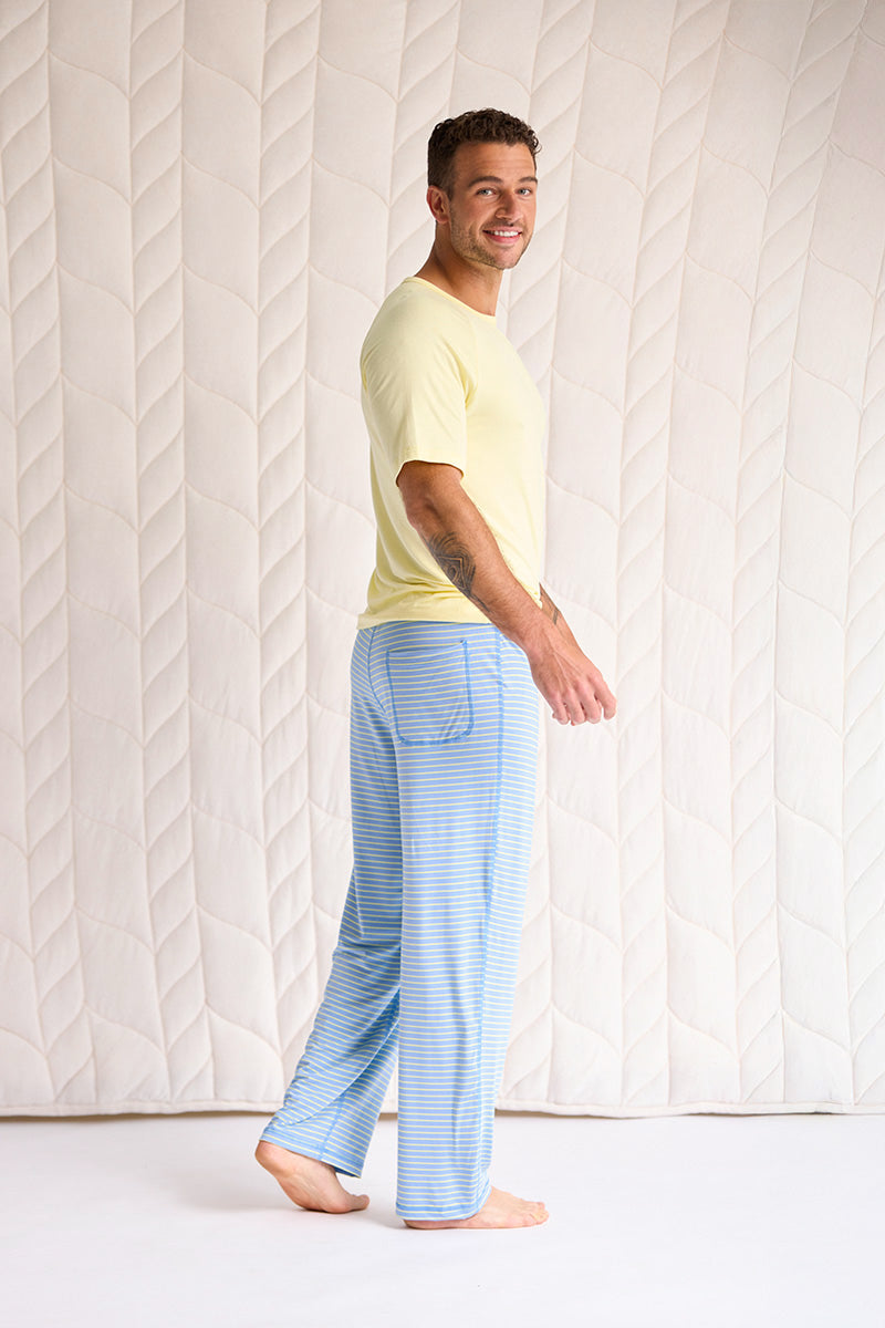 Adam is 6'1", typically wears a size 34 pant, has a 43" chest and a 32" inseam and is wearing a size medium.