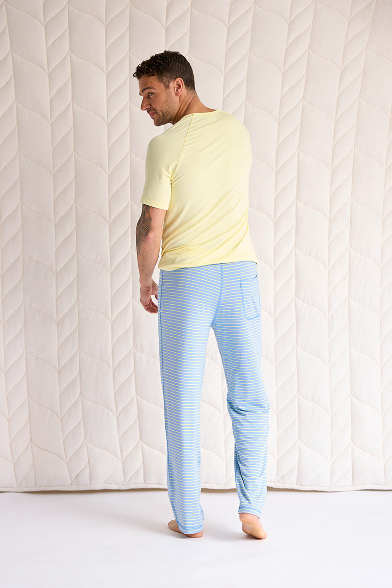 Adam is 6'1", typically wears a size 34 pant, has a 43" chest and a 32" inseam and is wearing a size medium.