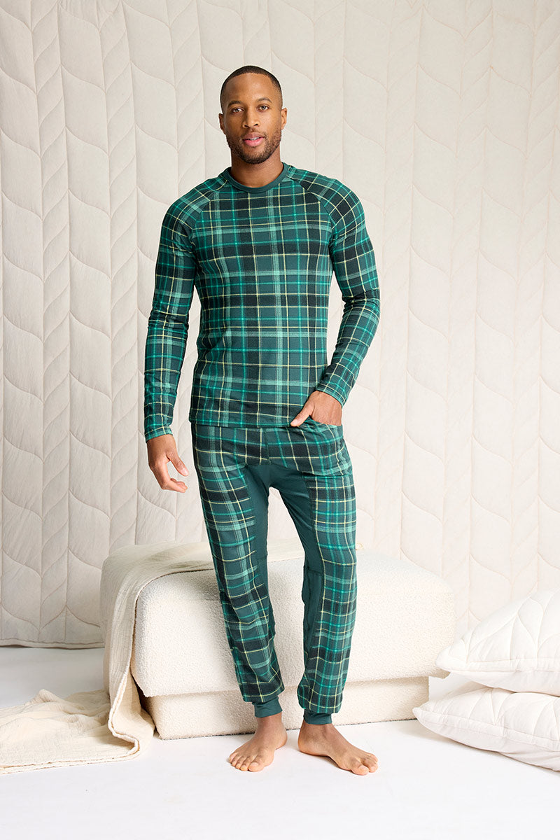 Brendan is 6'0", typically wears a size 32 pant, has a 40" chest and is wearing a size M