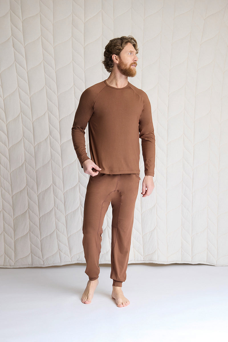 Matt is 6'2", typically wears a size 32 pant, has a 40" chest and is wearing size medium