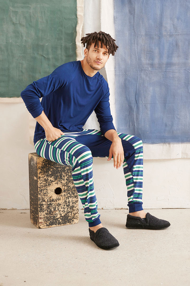 Trey is 6'2", typically wears a size 32 pant, has a 38" chest and is wearing a size medium