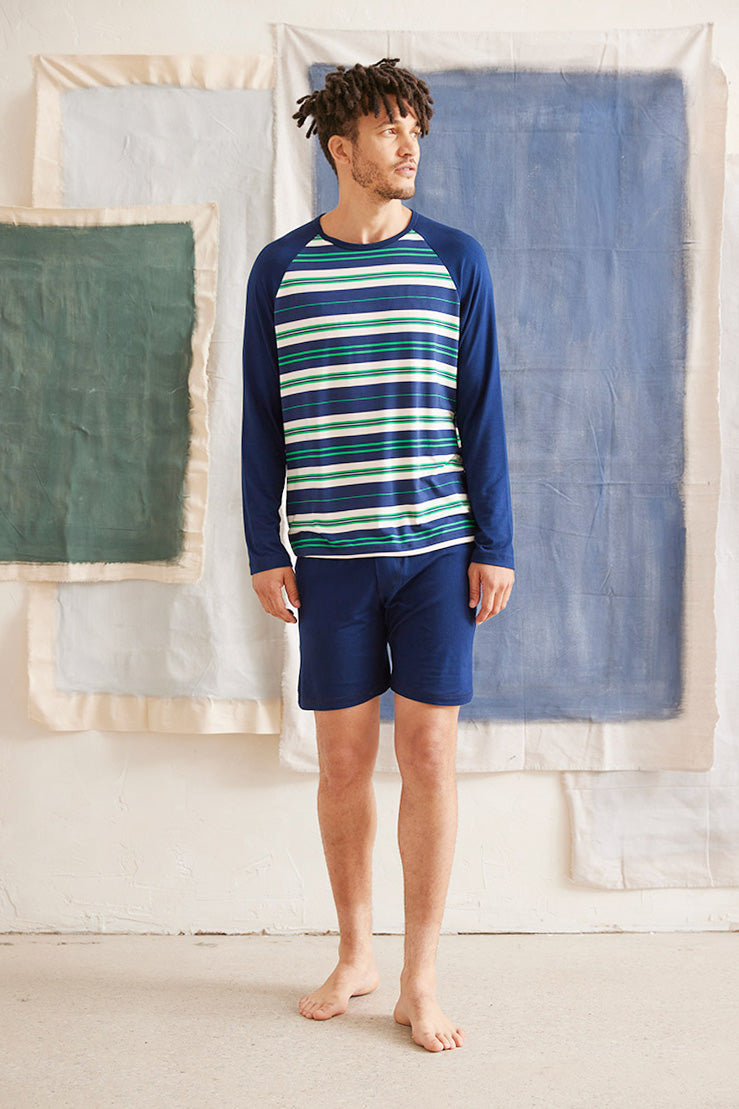 Trey is 6'2", typically wears a size 32 pant, has a 38" chest and is wearing a size medium