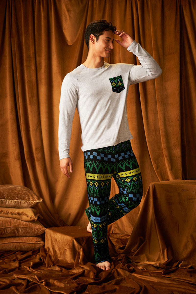 Aaron is 6'0", typically wears a size 30 pant, has a 40" chest and is wearing a small pant and medium top