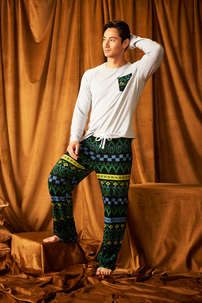 Aaron is 6'0", typically wears a size 30 pant, has a 40" chest and is wearing a small pant and medium top