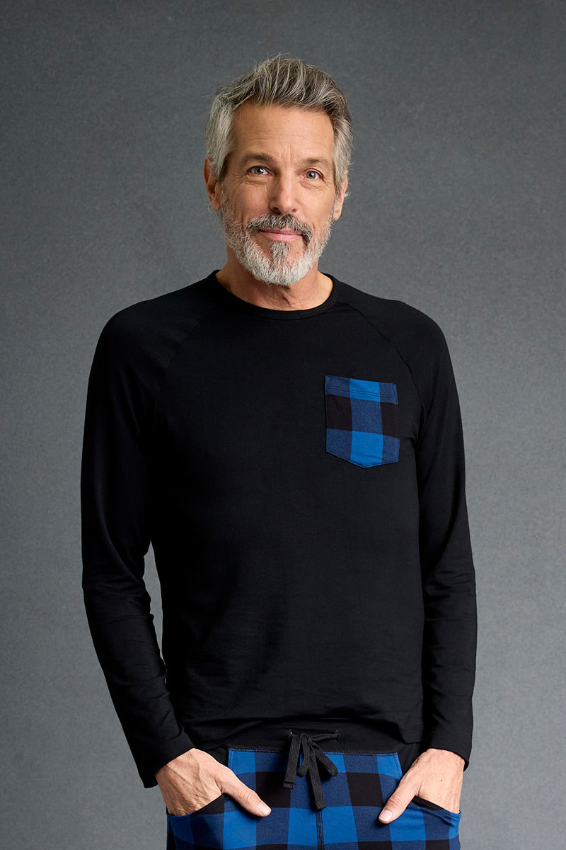 Bill is 6'2", typically wears a size 32 pant, has a 40" chest and is wearing a size M