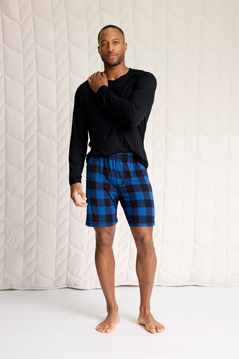 Brendan is 6'0", typically wears a size 32 pant, has a 40" chest and is wearing a size M