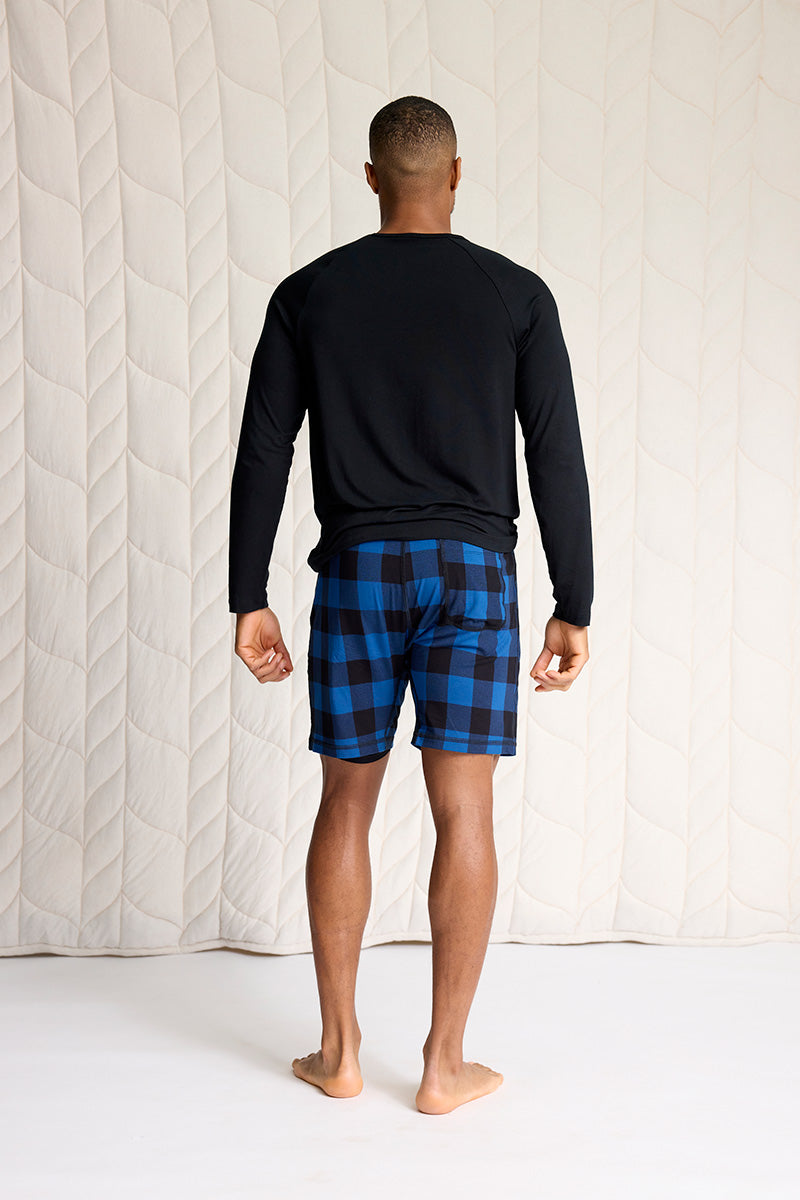 Brendan is 6'0", typically wears a size 32 pant, has a 40" chest and is wearing a size M