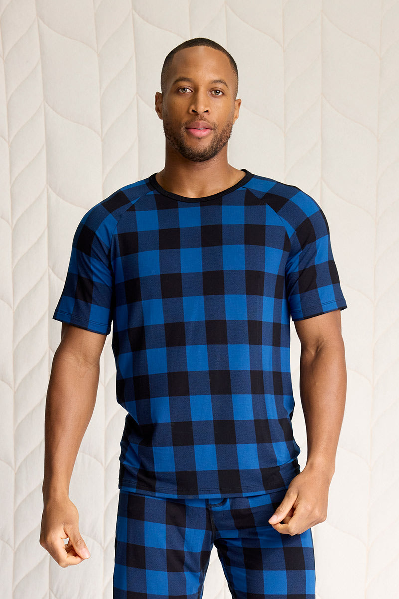 Brendan is 6'0", typically wears a size 32 pant, has a 40" chest and is wearing a size M