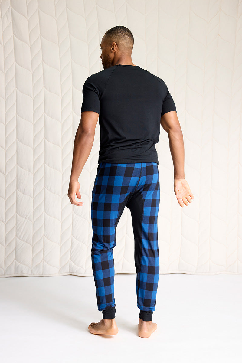 Brendan is 6'0", typically wears a size 32 pant, has a 40" chest and is wearing a size M