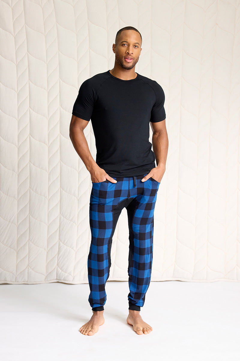 Brendan is 6'0", typically wears a size 32 pant, has a 40" chest and is wearing a size M