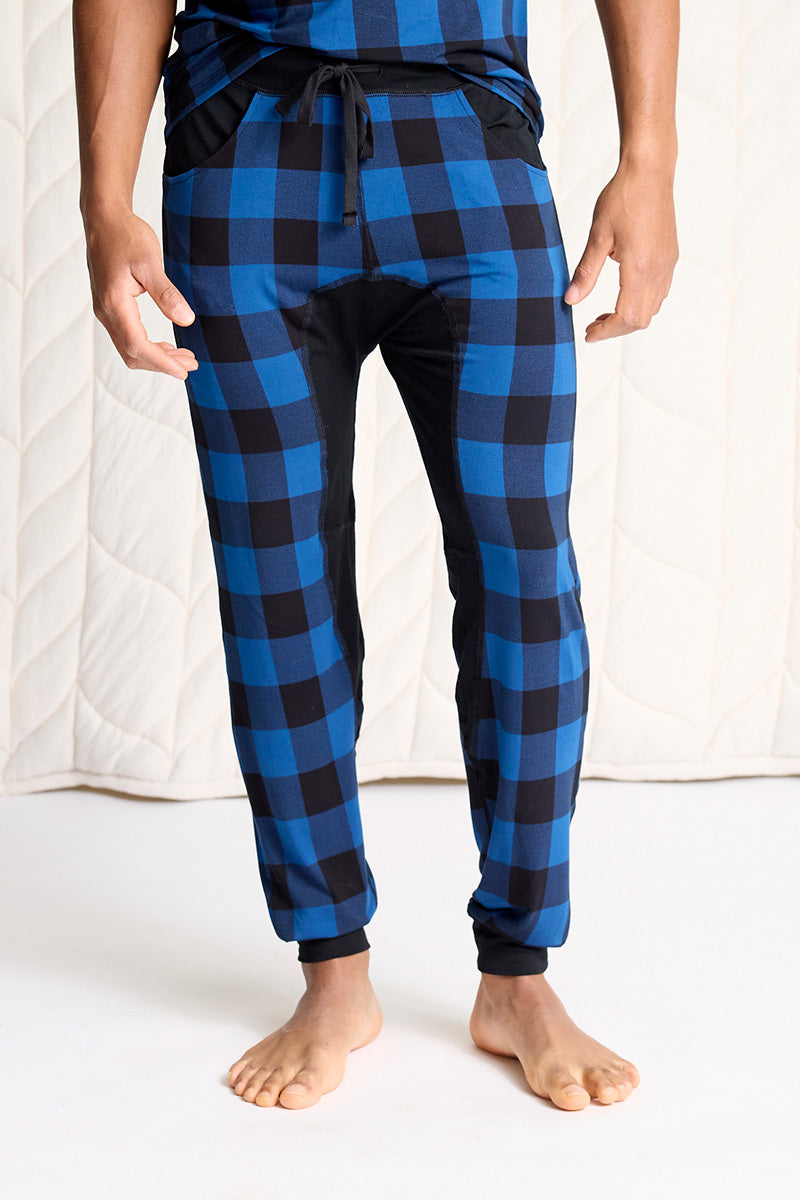 Brendan is 6'0", typically wears a size 32 pant, has a 40" chest and is wearing a size M