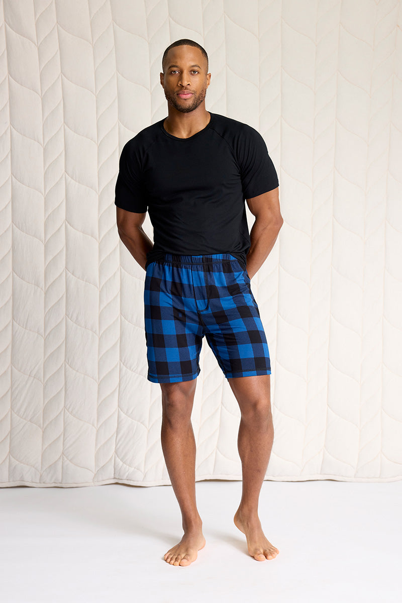 Brendan is 6'0", typically wears a size 32 pant, has a 40" chest and is wearing a size M