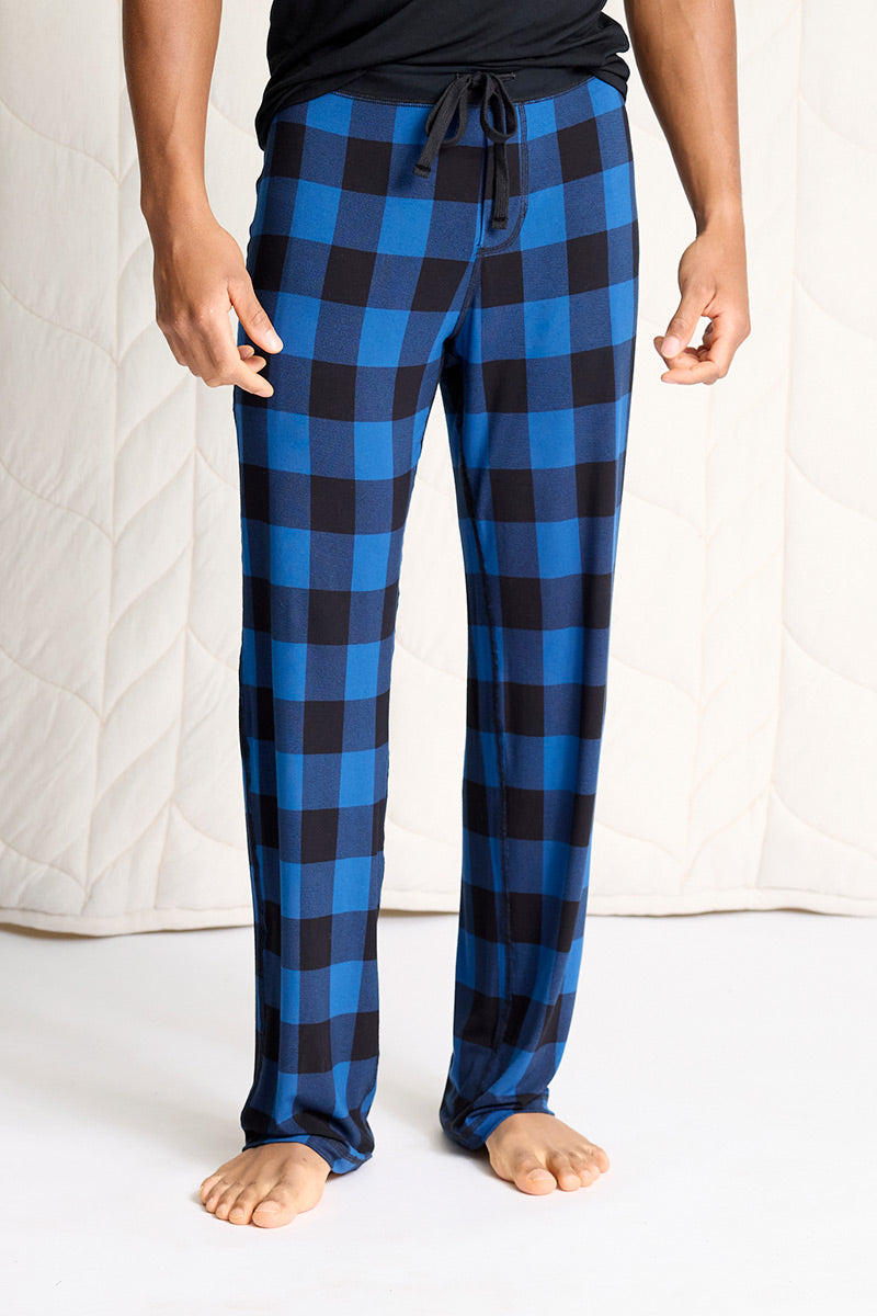 Brendan is 6'0", typically wears a size 32 pant, has a 40" chest and is wearing a size M