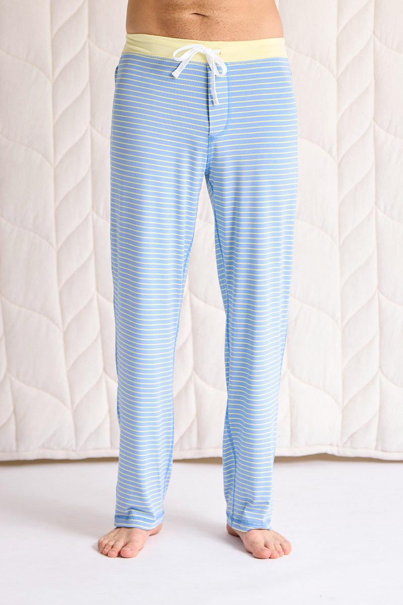 Adam is 6'1", typically wears a size 34 pant, has a 43" chest and a 32" inseam and is wearing a size medium.