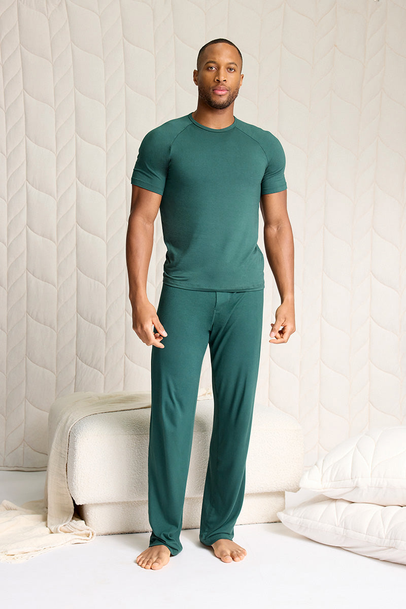 Brendan is 6'0", typically wears a size 32 pant, has a 40" chest and is wearing a size M