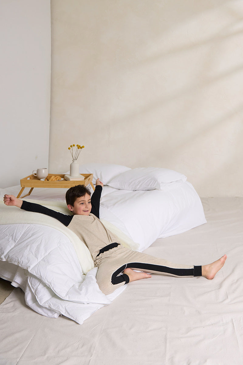 7 years old wearing a size 7/8